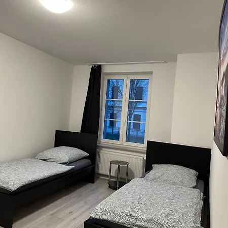 Wunderschoene Eisenbahnstrasse In Eg Rechts Apartment